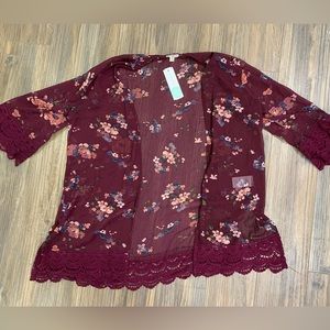 NWT 🏷️ floral kimono